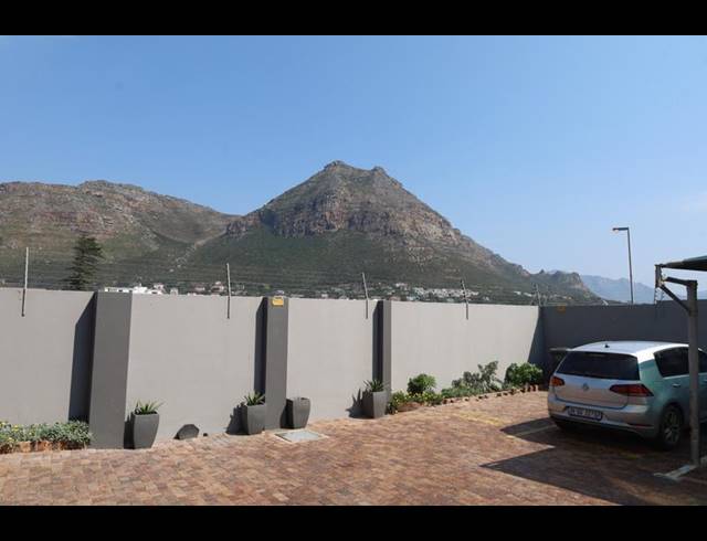 3 BEDROOM APARTMENT FOR SALE IN MUIZENBERG